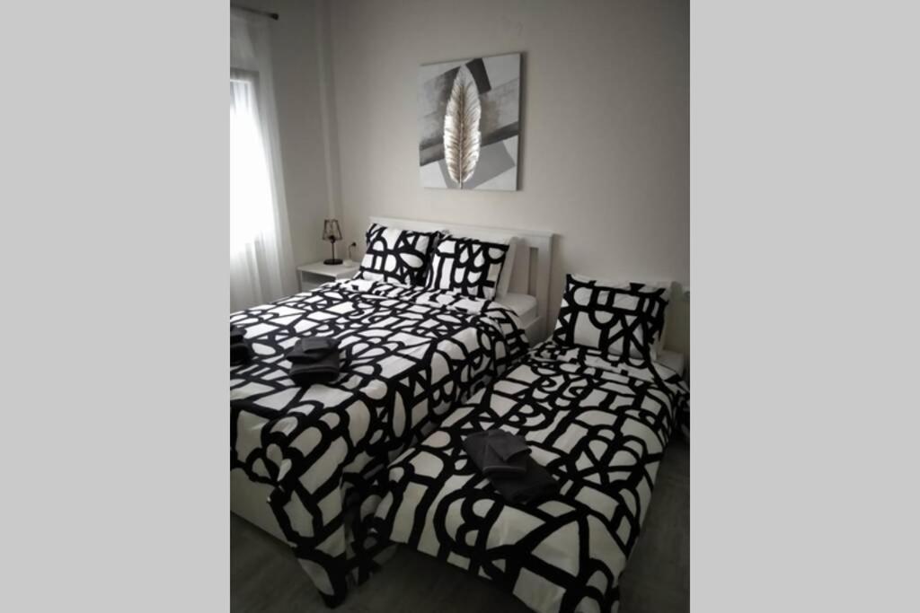Modern Apartment In The City Center อิโออันนินา ภายนอก รูปภาพ