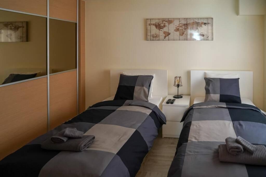 Modern Apartment In The City Center อิโออันนินา ภายนอก รูปภาพ